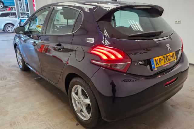 Peugeot 208 (2016) thumbnail 6