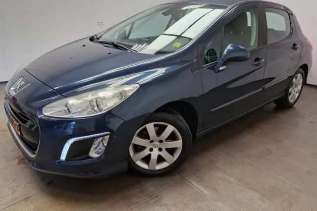 Peugeot 308 (2011) thumbnail 2