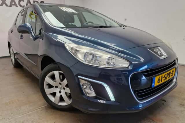 Peugeot 308 (2011) thumbnail 3