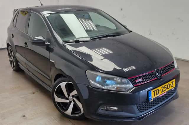 Volkswagen Polo (2011) thumbnail 4