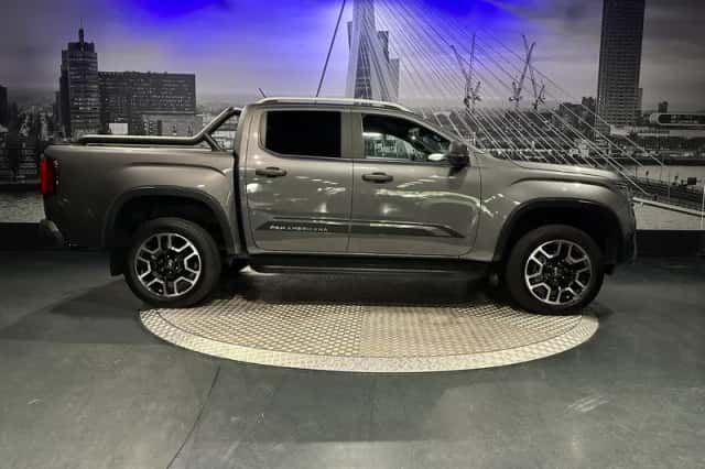 Volkswagen Amarok (2024) thumbnail 2