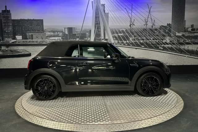 MINI Cabrio (2024) thumbnail 2