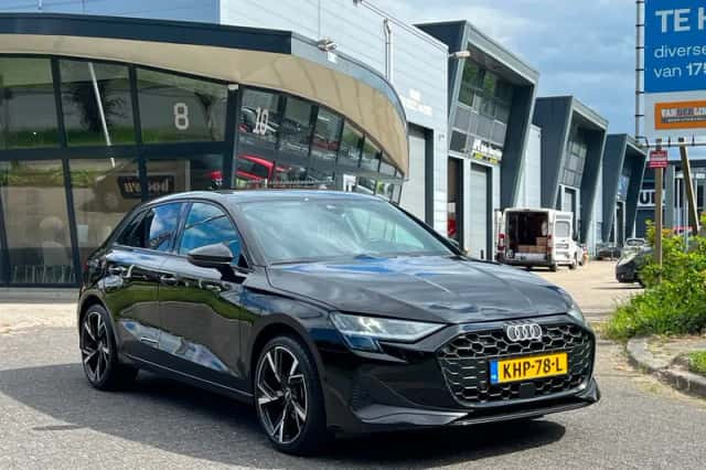 Audi A3 (2024) thumbnail 2