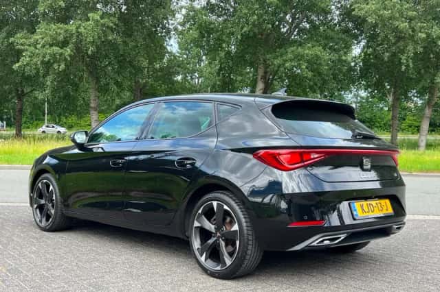 SEAT Leon (2023) thumbnail 5
