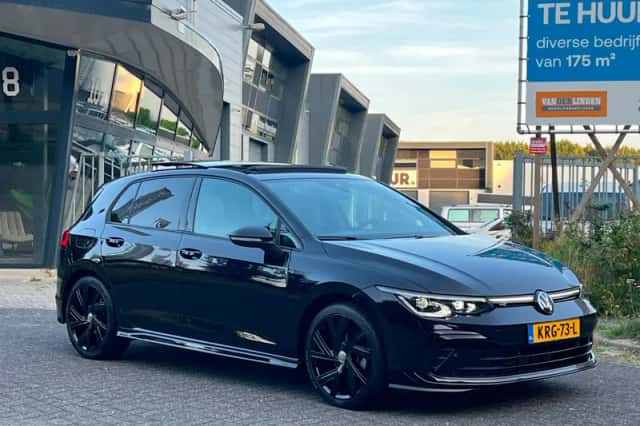 Volkswagen Golf (2024) thumbnail 1