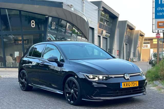 Volkswagen Golf (2024) thumbnail 2
