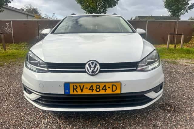 Volkswagen Golf (2018) thumbnail 2
