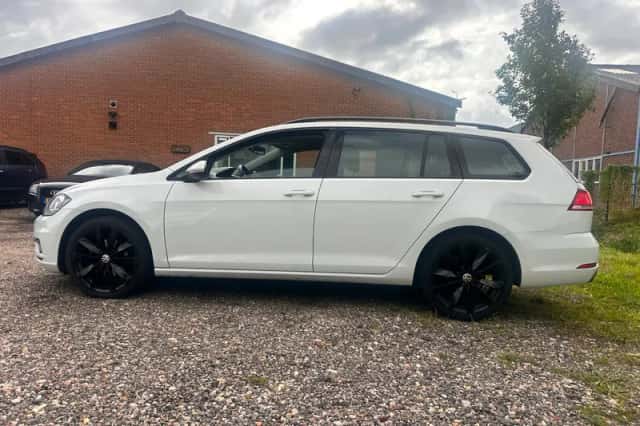 Volkswagen Golf (2018) thumbnail 5