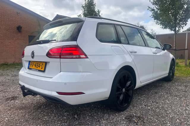 Volkswagen Golf (2018) thumbnail 6