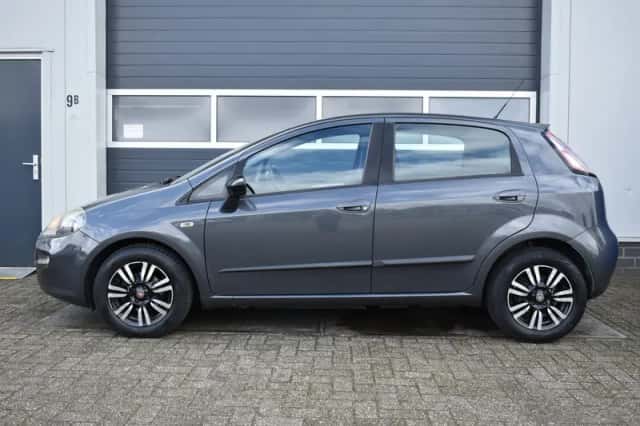 Fiat Punto (2012) thumbnail 2