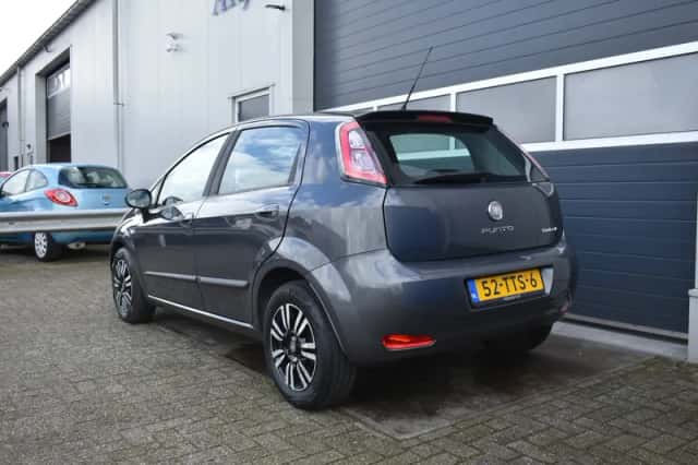Fiat Punto (2012) thumbnail 3