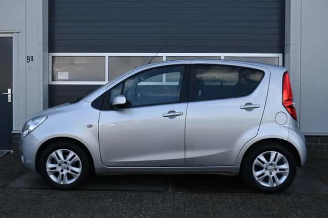 Opel Agila (2012) thumbnail 2
