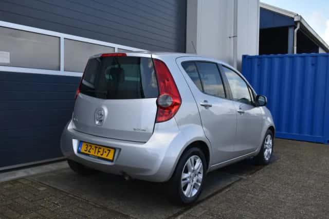 Opel Agila (2012) thumbnail 5