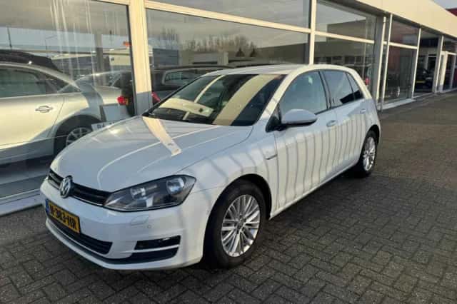 Volkswagen Golf (2014) thumbnail 1