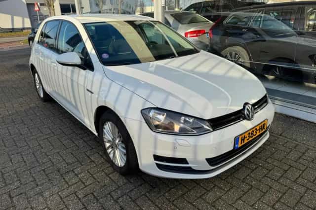 Volkswagen Golf (2014) thumbnail 3