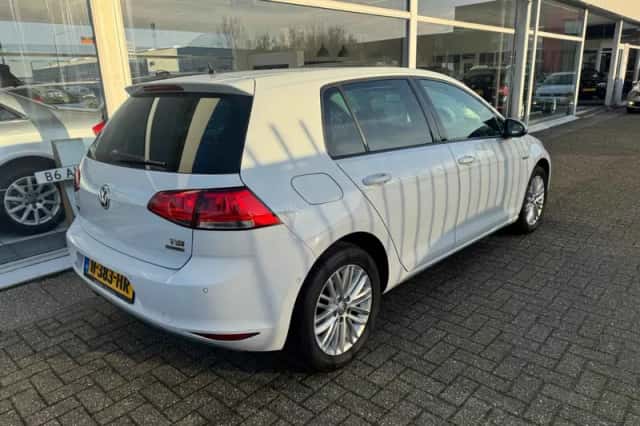 Volkswagen Golf (2014) thumbnail 4