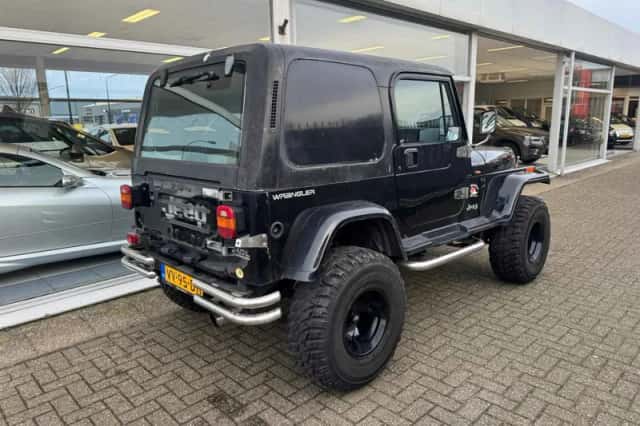 Jeep Wrangler (1993) thumbnail 4