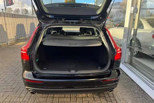 Volvo V60 (2021) thumbnail 5
