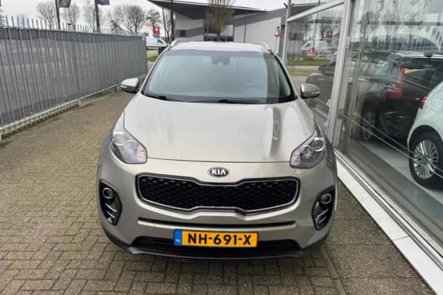 Kia Sportage (2017) thumbnail 2