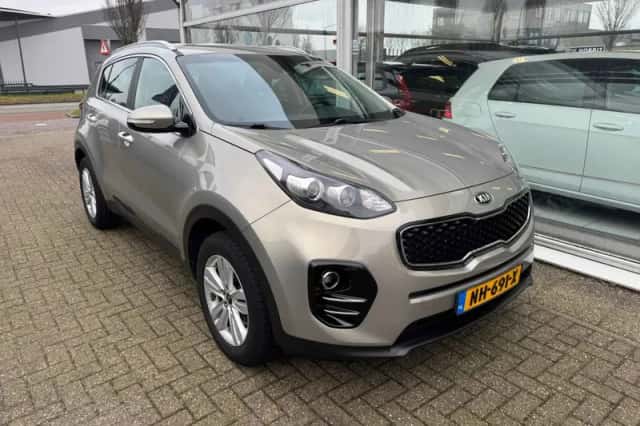 Kia Sportage (2017) thumbnail 3