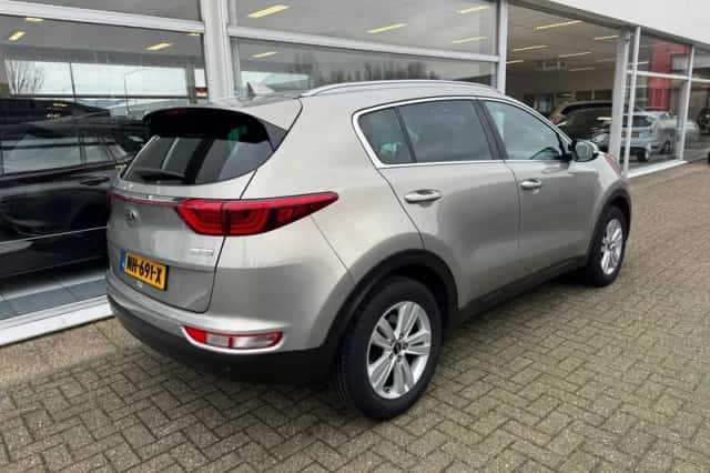 Kia Sportage (2017) thumbnail 4