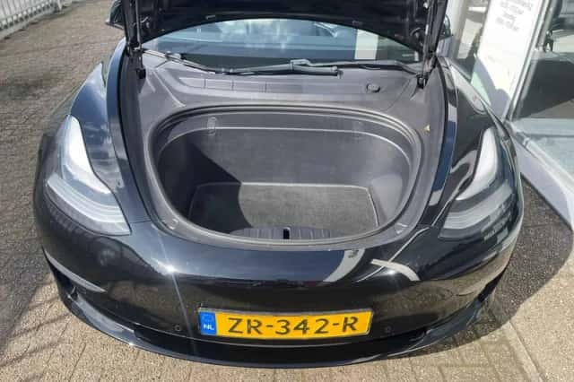 Tesla Model 3 (2019) thumbnail 3