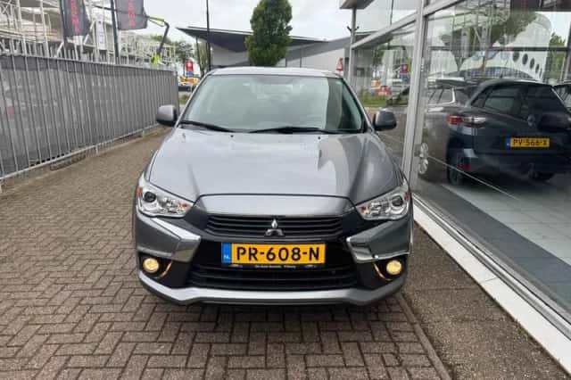 Mitsubishi ASX (2017) thumbnail 2
