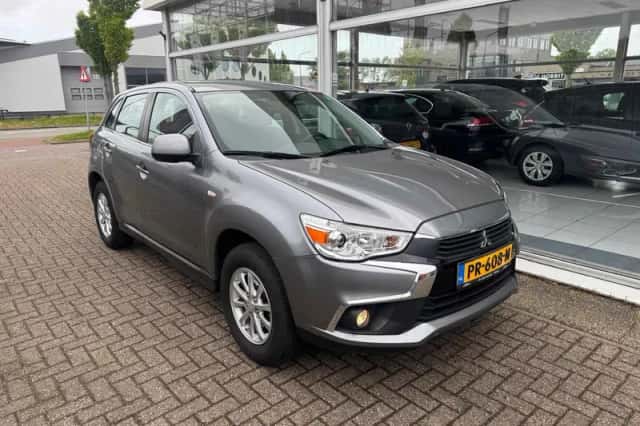 Mitsubishi ASX (2017) thumbnail 3
