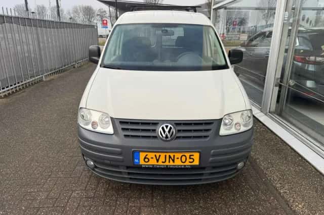 Volkswagen Caddy (2010) thumbnail 2