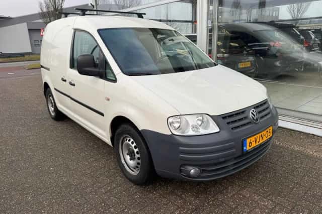 Volkswagen Caddy (2010) thumbnail 3