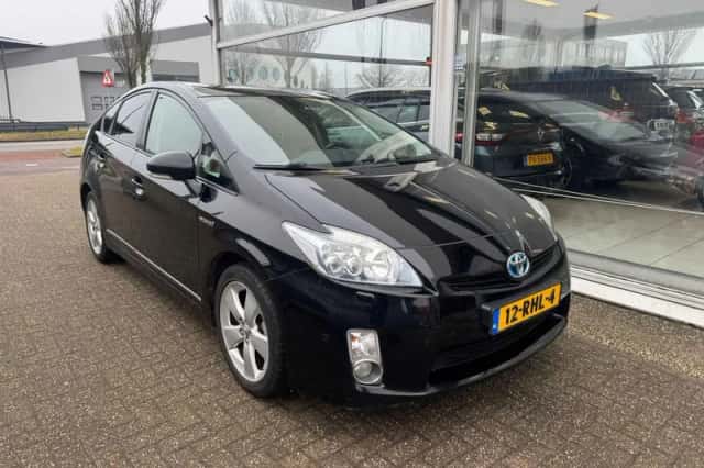 Toyota Prius (2011) thumbnail 3