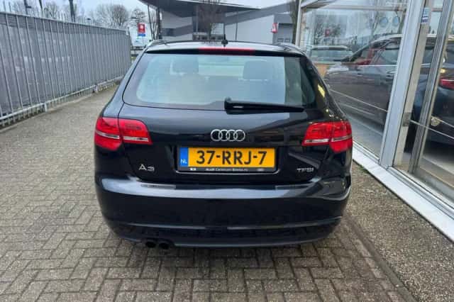 Audi A3 (2010) thumbnail 5