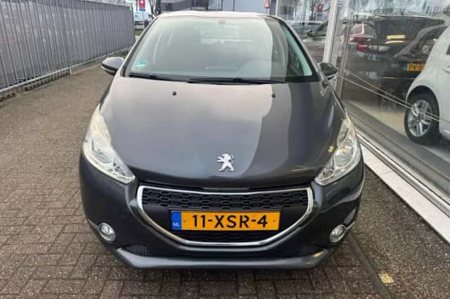 Peugeot 208 (2012) thumbnail 2