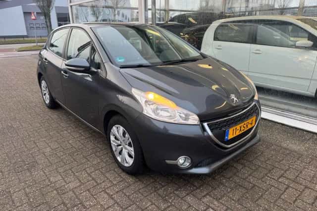 Peugeot 208 (2012) thumbnail 3