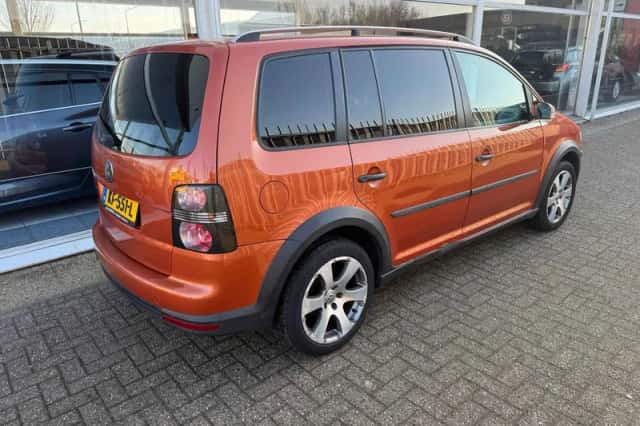 Volkswagen Touran (2007) thumbnail 5