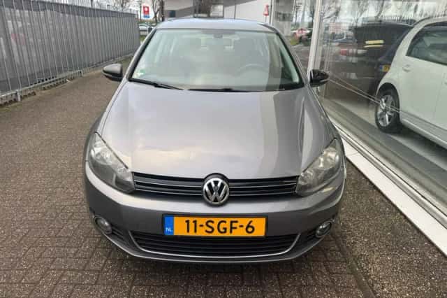 Volkswagen Golf (2011) thumbnail 2
