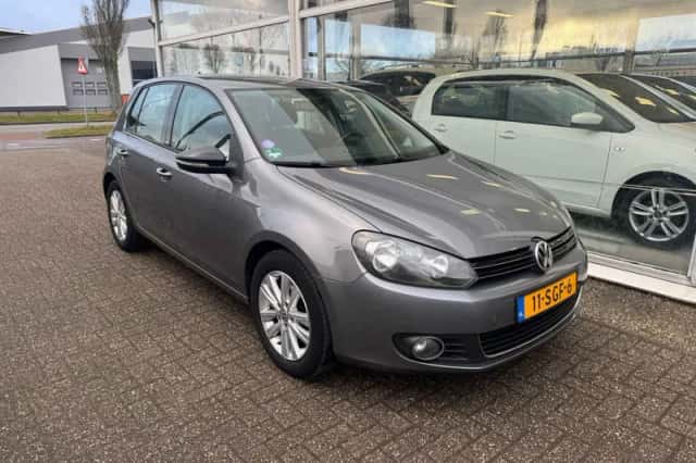 Volkswagen Golf (2011) thumbnail 3