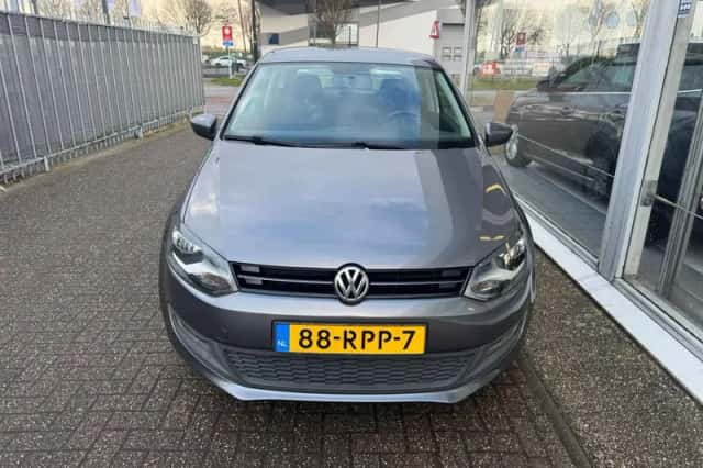 Volkswagen Polo (2011) thumbnail 2