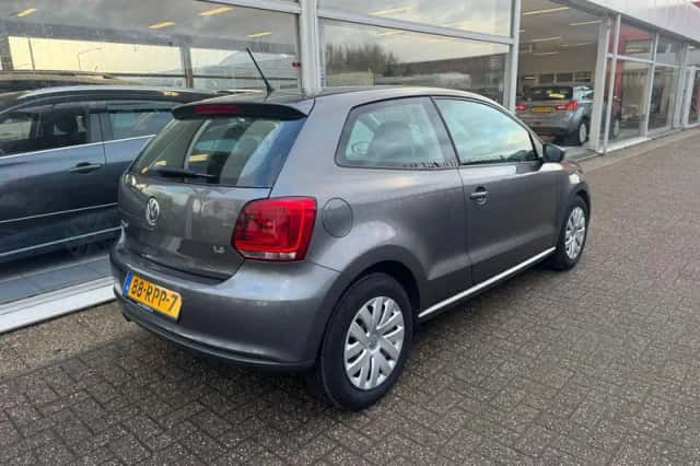Volkswagen Polo (2011) thumbnail 4