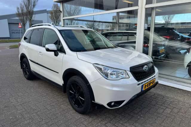 Subaru Forester (2013) thumbnail 3