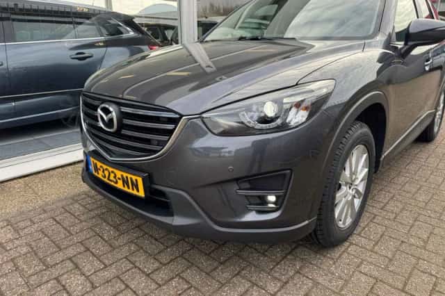Mazda CX-5 (2017) thumbnail 3