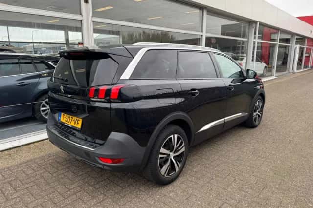 Peugeot 5008 (2020) thumbnail 4