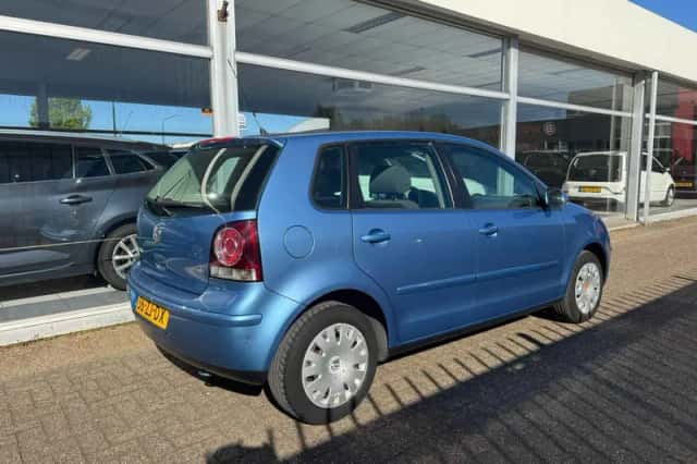 Volkswagen Polo (2008) thumbnail 4