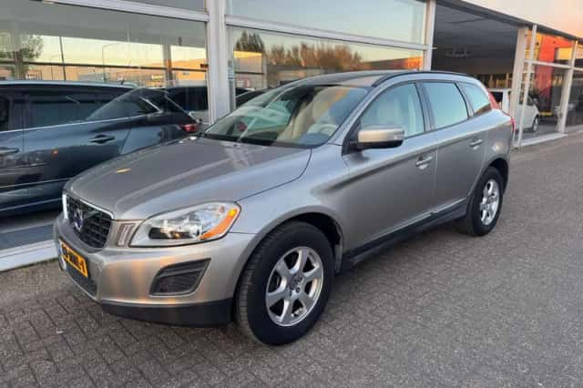 Volvo XC60 (2010) thumbnail 1