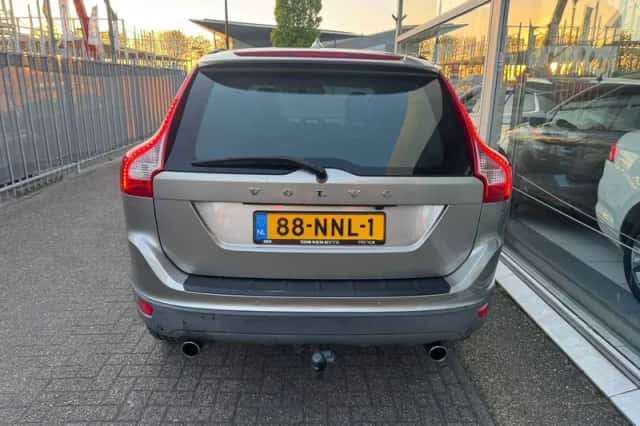 Volvo XC60 (2010) thumbnail 5