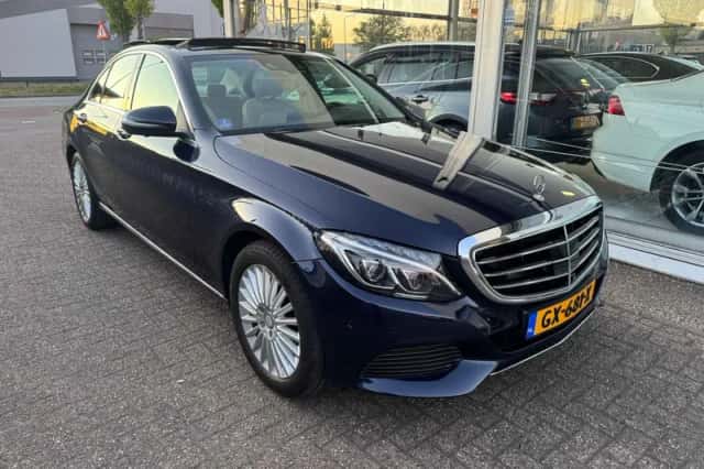 Mercedes-Benz C-Klasse (2015) thumbnail 3