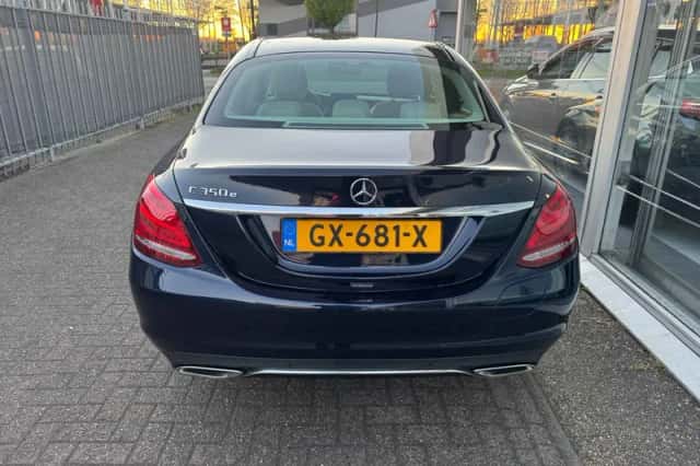 Mercedes-Benz C-Klasse (2015) thumbnail 6