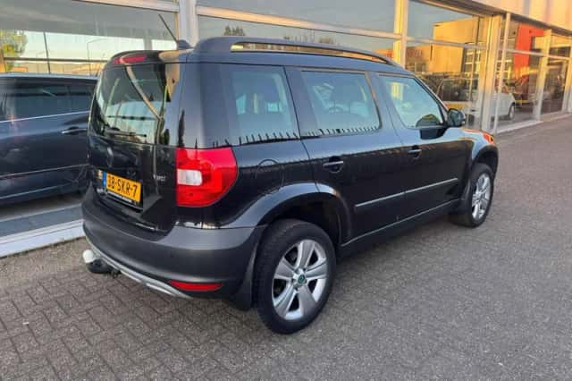 Škoda Yeti (2011) thumbnail 4