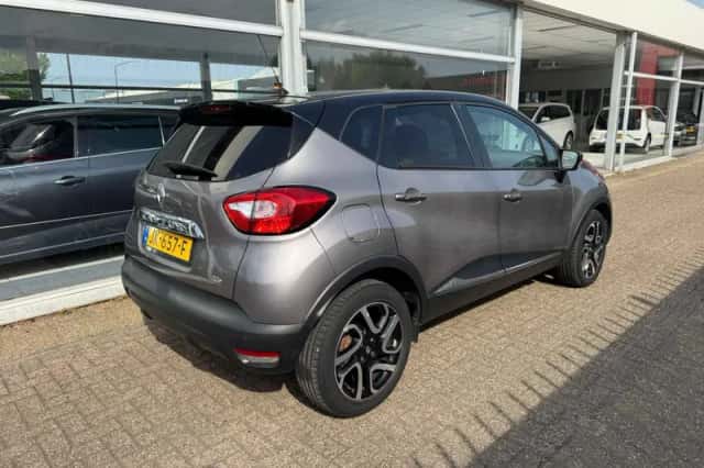 Renault Captur (2016) thumbnail 4