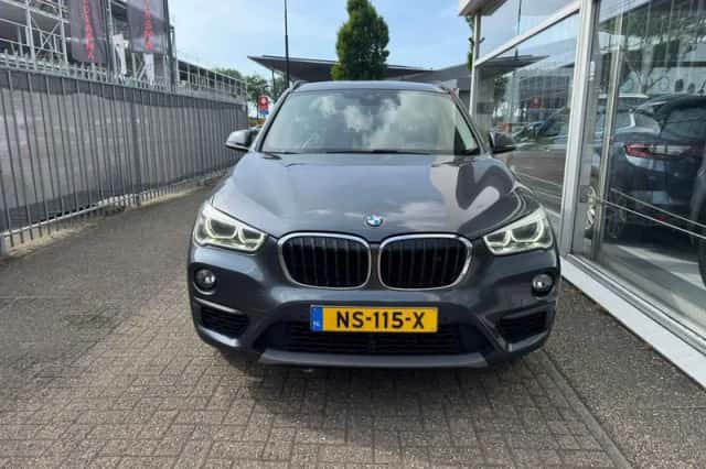 BMW X1 (2017) thumbnail 2